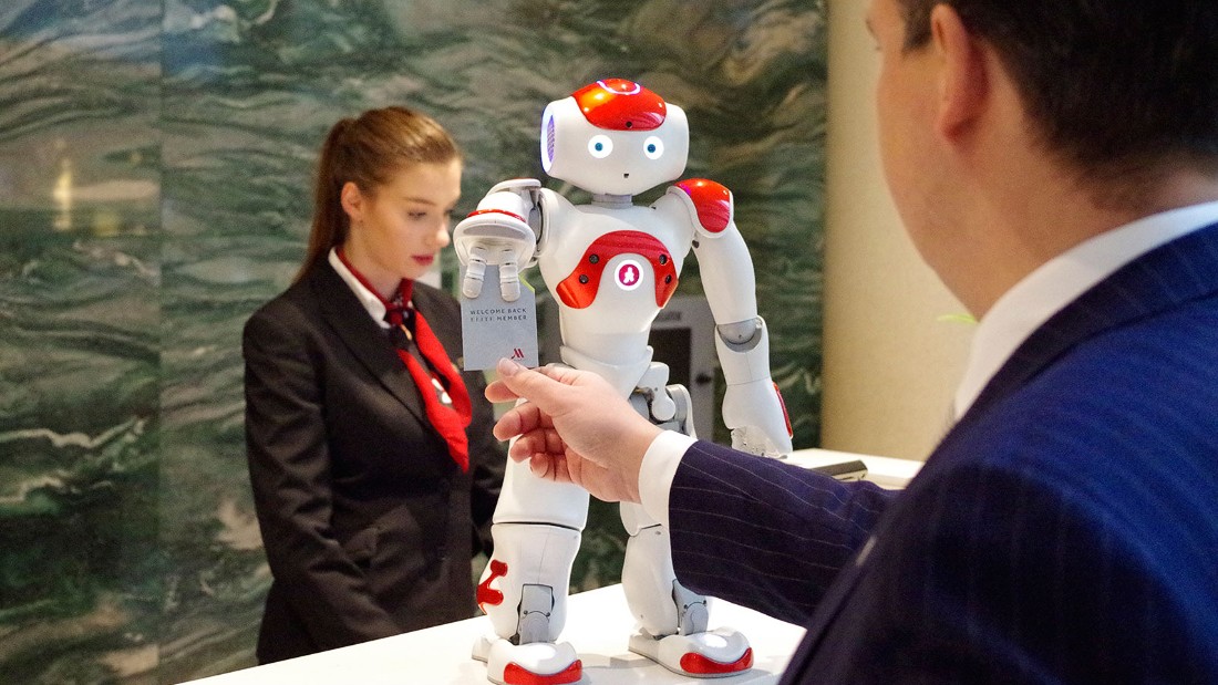 Un robot alla reception: il futuro dell’accoglienza in hotel?