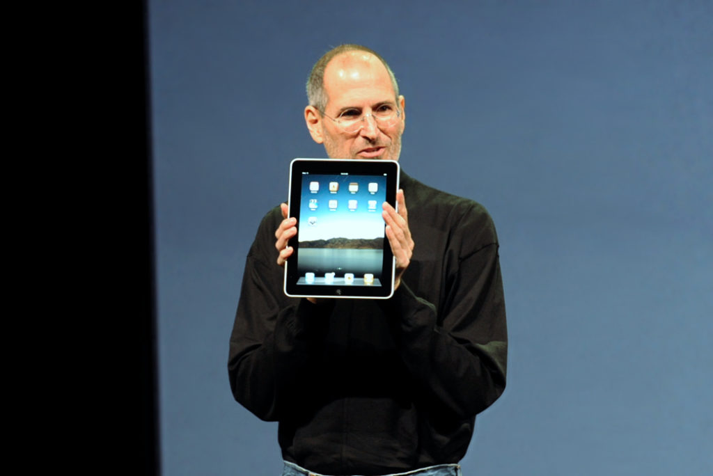 Steve Jobs e La Apple presentano l’Ipad