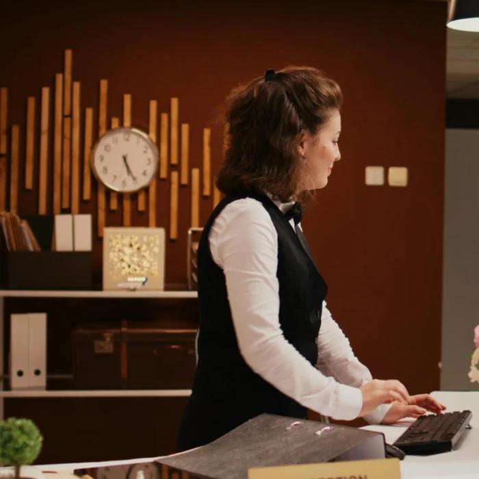 CRM gestione dati ospiti hotel